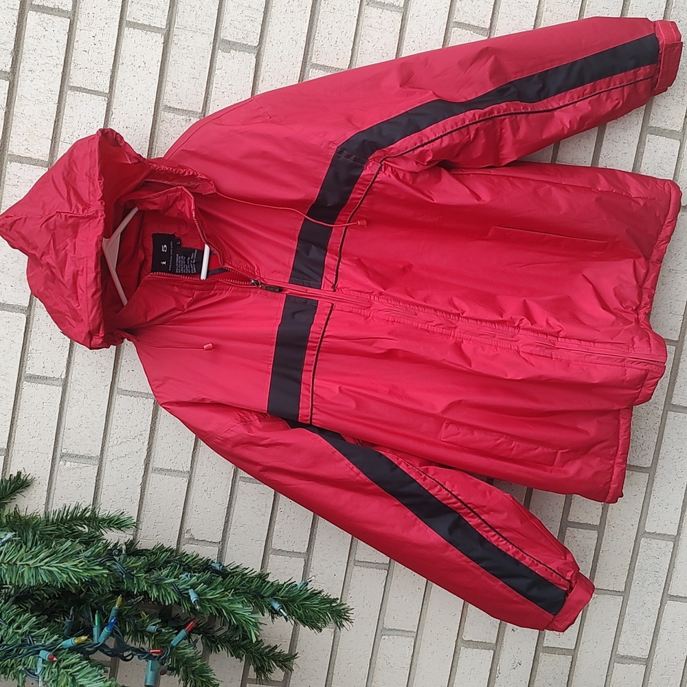 Red Coat - Picture 2 of 12